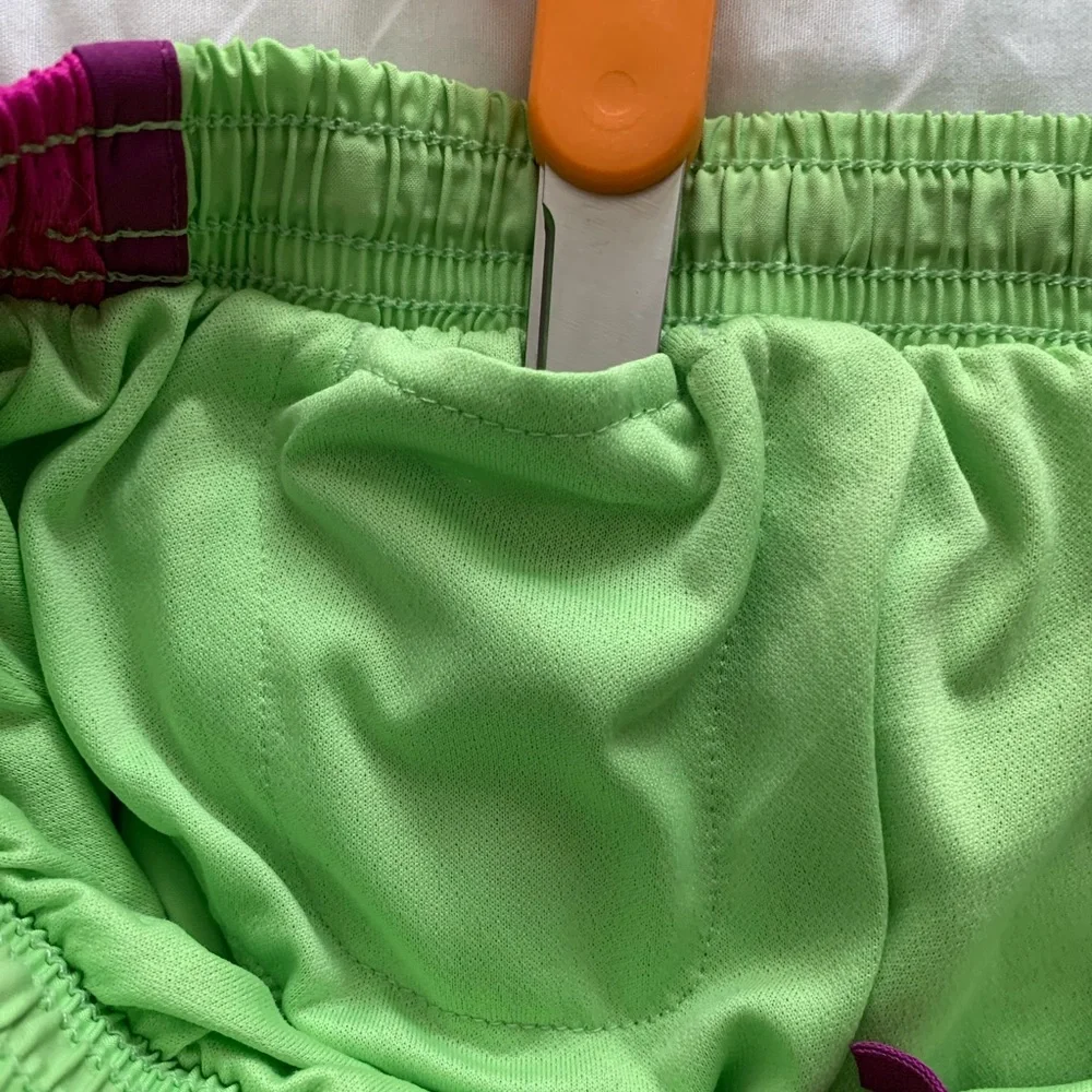 Nike Dri-Fit Tempo Running Shorts Women’s Size S Green Logo Drawstring Pocket